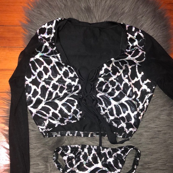 Two Piece long sleeve bikini - Picture 6 of 6